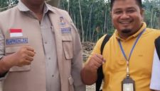 Juru Bicara Pemerintah Kabupaten Bireuen
Muhajir Juli bersama Dirjen Bina Administrasi Kewilayahan Kemendagri RI, Dr Drs Safrizal ZA M.Si