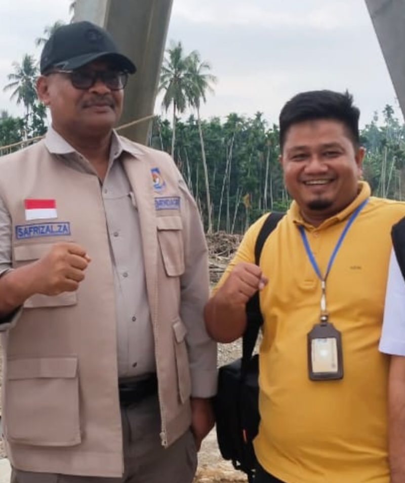 Juru Bicara Pemerintah Kabupaten Bireuen
Muhajir Juli bersama Dirjen Bina Administrasi Kewilayahan Kemendagri RI, Dr Drs Safrizal ZA M.Si