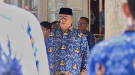 Asisten I Setdako Sabang Irfani pimpin upacara peringatan Hari Otonomi Daerah ke-30 di halaman Kantor Wali Kota Sabang.