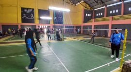 Peserta lagi melakukan pemanasan menjelang ikuti seleksi O2SN di GOR Geulumpang Payong, Kecamatan Jeumpa, Sabtu (23/5) pagi.