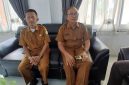 Kacabdin Wilayah IV Bireuen, Abdul Hamid SPd MPd dan Kepala SMAN 2 Bireuen, Hasan Basri, SPd MM memberi keterangan kepada Metro Aceh, Senin (11/5) pagi.