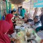 Petugas UPD RSUD dr Fauziah Bireuen melayani pendonor darah di kampus UNIKI, Rabu (24/6) pagi.