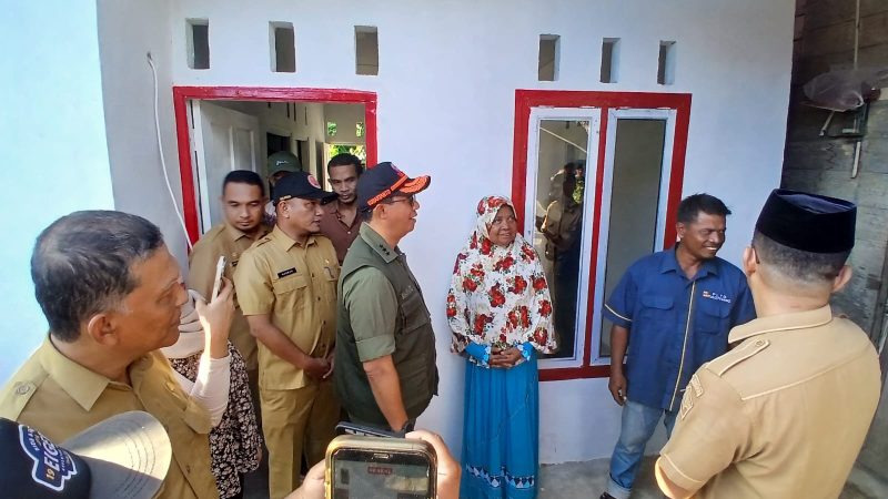 Kepala BNPB Letjen TNI Suharyanto meninjau Huntap di Gampong Blang Kubu, Kecamatan Peudada, Selasa (23/6) sore.