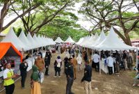 Suasana Pasar Tani Aceh Roadshow 2026 di Kota Lhokseumawe, Selasa (9/6)