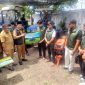 Bupati Bireuen, Ir H Mukhlis, ST menyerahkan secara simbolis bantuan Alsintan kepada lima brigade pangan di Kompleks BPP Peudada, Senin (20/7) pagi.