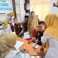 Kajari Bireuen, Yarnes, SH.,MH didampingi Kadinkes dr Irwan melakukan pemeriksaan kesehatan di klik Kejari, Selasa (7/7) pagi.