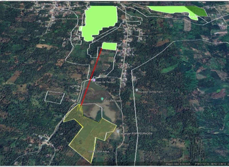 Foto satelit lokasi lahan Cetak Sawah Rakyat seluas 5.74 hektare (lokasi dilingkari garis putih-red) di Gampong Seuneubok Peuraden berjarak 600 meter dari Luas Baku Sawah (lokasi dilingkari warna hijau stabilo-red). Foto : dok Distanbun Bireuen