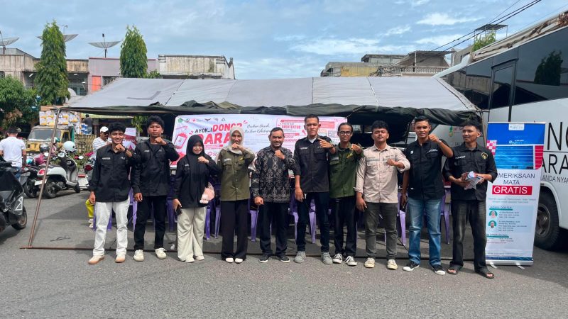 HIMARU Fakultas Teknik Umuslim Peusangan, gelar donor darah di Alun-Alun Kota Bireuen, Selasa (30/6) pagi.