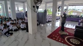 Pimpinan Yayasan Az Zanjabil, Drs Tgk H Akhtiar Ismail, Lc MA lagi menyampaikan arahannya, Rabu (15/7) pagi.
