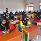 Siswa baru SMKN 1 Gandapura lagi mengikuti asesmen dalam kegiatan MPLS, Jumat (17/7) pagi.