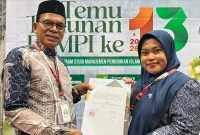 Dosen Prodi MPI Fakultas Tarbiyah UIA Paya Lipah Peusangan, Kabupaten Bireuen, Drs Yusri MA raih penghargaan nasional, di ajang MPI Award 2026 di Universitas Nurul Jadid (UNUJA), Situbondo, Provinsi Jawa Timur, Jumat (24/7).