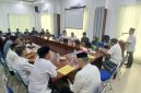 Asisten I Setdakab Bireuen, Mulyadi, SH.,MM sedang menyampaikan sambutan, Rabu (26/8) pagi.