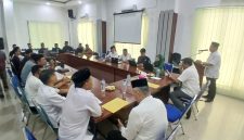 Asisten I Setdakab Bireuen, Mulyadi, SH.,MM sedang menyampaikan sambutan, Rabu (26/8) pagi.