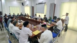 Asisten I Setdakab Bireuen, Mulyadi, SH.,MM sedang menyampaikan sambutan, Rabu (26/8) pagi.