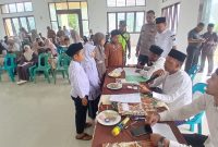 Panitia melayani peserta ambil nomor urut mengikuti lomba tilawah kanak-kanak di gedung serbaguna Kecamatan Peusangan Selatan, Rabu (12/8) pagi.