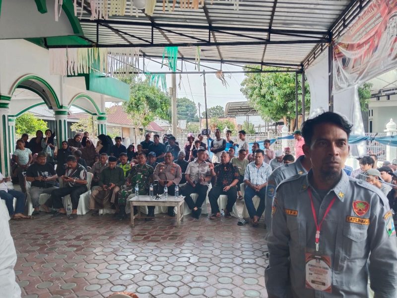 Suasana pemilihan keuchik Gampong Geulanggang Baro, Kecamatan Kota Juang, Minggu (2/8)