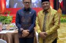Bupati Bireuen, Ir H Mukhlis ST bersama Wamendagri Bima Arya Sugiarto disela pengukuhan Forum KKA