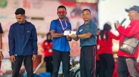 Pelatih dan atlit PASI Bireuen meraih juara III lomba Marathon Dewantara 10K, Minggu (23/8).