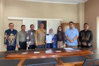 Wakil Rektor II Umuslim Peusangan Bireuen, Dr Sonny Muhammad Ikhsan Mangkuwinata, SE.,MSi dan Dekan Fakultas Ilmu Komputer  dan Teknologi Informasi USU Medan, Dr Maya Silvi Lydia, B.Sc.,M.Sc teken MoU, Rabu (30/7).