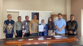 Wakil Rektor II Umuslim Peusangan Bireuen, Dr Sonny Muhammad Ikhsan Mangkuwinata, SE.,MSi dan Dekan Fakultas Ilmu Komputer  dan Teknologi Informasi USU Medan, Dr Maya Silvi Lydia, B.Sc.,M.Sc teken MoU, Rabu (30/7).