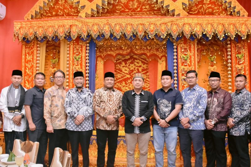 Pemkab Bireuen Gelar Pisah Sambut Ketua Pengadilan Negeri Kelas IB Bireuen, di Gazebo Pendopo Bupati, Rabu (26/8) malam.