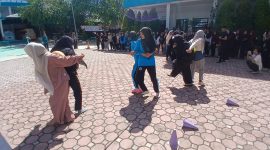 Mahasiswa mengikuti lomba semarak HUT ke-81 Kemerdekaan RI digelar BEM UNIKI Bireuen, dihalaman kampus, Sabtu (15/8) pagi.