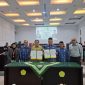 Rektor Unmuha, Dr Aslam Nur, MA dengan Rektor Umuslim Bireuen, Dr Marwan, MPd menandatangani MoU lanjutan kerja sama yang berlangsung di
Aula Rektorat Unmuha, Senin (17/8).