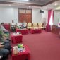 Sekdakab Bireuen, Ismunandar, MT memimpin Rapat Koordinasi Perpanjangan Masa Transisi Darurat ke Pemulihan Pasca Bencana, di Aula Pendopo Bupati, Jumat (4/9) siang.