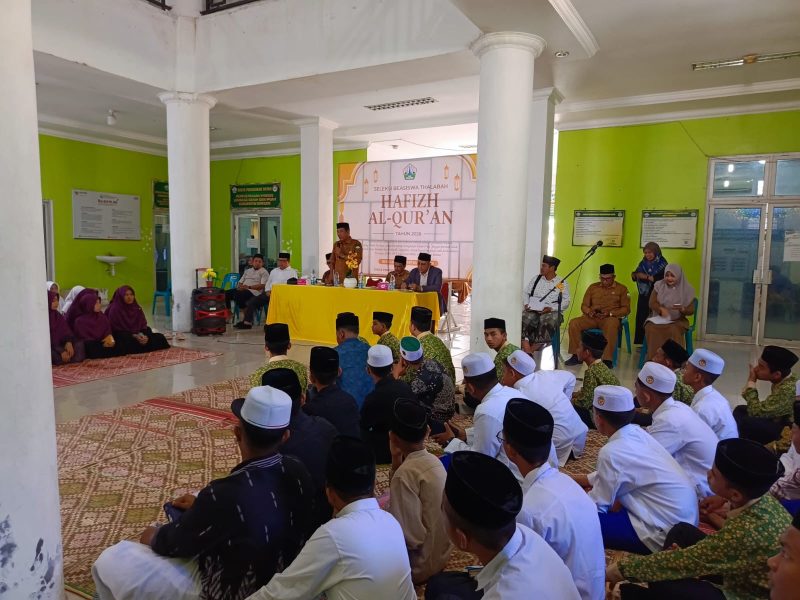 Asisten III Setdakab Bireuen, Zamzami, SPd.,MM membuka seleksi Seleksi Beasiswa Thalabah Hafiz Alquran di gelar Dinas Pendidikan Dayah, Selasa (1/9) pagi.
