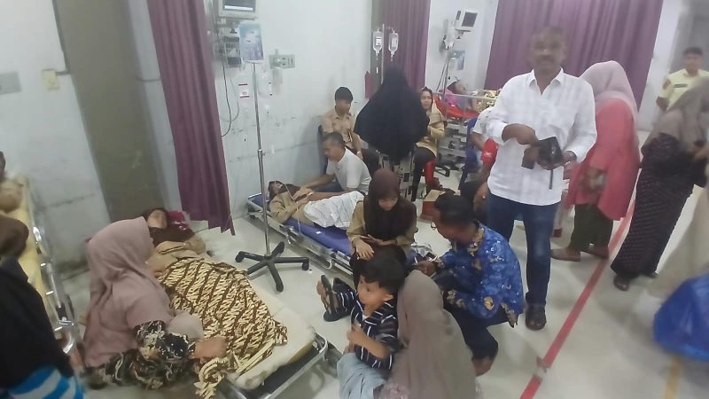 Sejumlah siswa SMAN 1 Kuala dirawat di IGD RSUD dr Fauziah Bireuen diduga keracunan MBG, Kamis (17/9) siang.