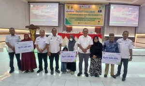 Tujuh Dinas dan Kecamatan Terima Penghargaan Dalam Rapat Evaluasi Kegiatan SKPK