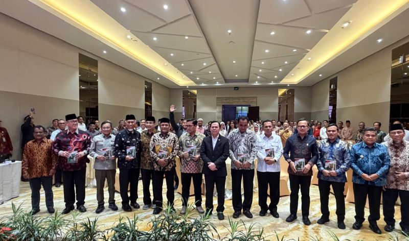 Bupati Bireuen, H Mukhlis ST bersama Ketua dan anggota DPD RI