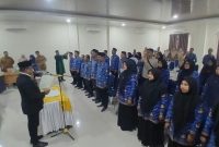 Bupati Bireuen, Ir H Mukhlis, ST melantik dan mengambil sumpah/janji jabatan 34 kepala UPTD TK, SD dan SMP di Aula Disdikbud, Senin (14/9) siang.