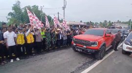 Direktur Jembatan Kementerian Pekerjaan Umum Republik Indonesia, Gatot Sukmana, Kabalai BPJN Aceh, Zulkarnaini dan Bupati Bireuen, Ir H Mukhlis, ST serta Forkopimda secara bersama membuka operasional jembatan baru Krueng Tingkeum Kutablang, Minggu (20/9) pukul 09.25 WIB.