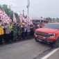Direktur Jembatan Kementerian Pekerjaan Umum Republik Indonesia, Gatot Sukmana, Kabalai BPJN Aceh, Zulkarnaini dan Bupati Bireuen, Ir H Mukhlis, ST serta Forkopimda secara bersama membuka operasional jembatan baru Krueng Tingkeum Kutablang, Minggu (20/9) pukul 09.25 WIB.