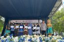 Penyerahan hadiah bagi para juara Aksimasi ke-4 di gelar MAN 3 Bireuen.