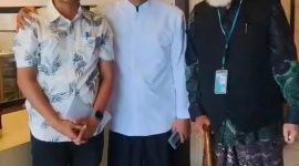 Kepala Dinas Sosial, Dr Alfian M.Pd bersama Waled NU dan Menteri Sosial RI, Saifullah Yusuf