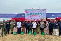 Kegiatan pasar rakyat di Aceh Tamiang yang digelar PT Agrinas Palma Nusantara, Rabu (2/9)