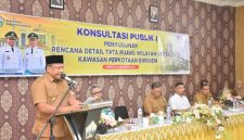 Bupati Bireuen, Ir H Mukhlis, ST menyampaikan sambutannya, di Opprom Setdakab, Selasa (2/9) pagi.