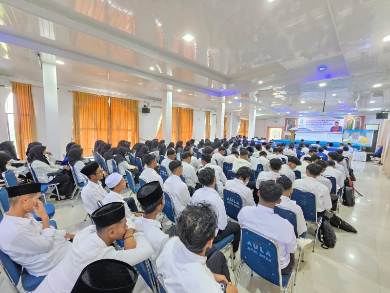 Ratusan mahasiswa baru UIA Paya Lipah Peusangan, Kabupaten Bireuen, mengikuti Pengenalan Budaya Akademik dan Kemahasiswaan (PBAK) di Aula Tgk Chik Abdurrahman, Kampus Paya Lipah.