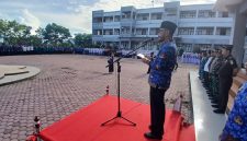 Wakil Bupati Bireuen, Ir H Razuardi, MT inspektur upacara peringatan Hari Pendidikan Daerah Aceh (Hardikda) ke-67 di lapangan Kapuspemkab, Senin (7/9) pagi.