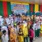 Kadisdikbud Bireuen, Dr Muslim, MSi dan pejabat terkait foto bersama anak-anak peserta lomba, di Aula Disdikbud, Minggu (4/10) pagi.