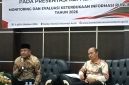 Bupati Bireuen, Ir H Mukhlis, ST didampingi Kadiskominsa M Zubair, SH.,MH menyampaikan presentasi penilaian Monitoring dan Evaluasi (Monev) Keterbukaan Informasi Publik (KIP) Tahun 2026 di Kantor Komisi Informasi Aceh, Kamis (8/10).