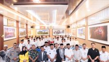 Bupati Bireuen, Ir H Mukhlis, ST membuka kegiatan pendidikan kader ulama yang digelar MPU di Aula Hotel Bireuen Jaya, Rabu (14/10) pagi.