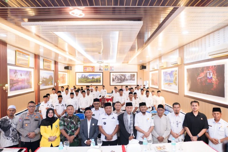 Bupati Bireuen, Ir H Mukhlis, ST membuka kegiatan pendidikan kader ulama yang digelar MPU di Aula Hotel Bireuen Jaya, Rabu (14/10) pagi.
