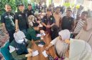 Fakultas Kedokteran Umuslim Peusangan dan IDI Cabang Kabupaten Bireuen, gelar bakti sosial pengobatan gratis spesialistik dihalaman kampus, Jumat (9/10) pagi.
