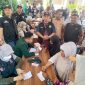 Fakultas Kedokteran Umuslim Peusangan dan IDI Cabang Kabupaten Bireuen, gelar bakti sosial pengobatan gratis spesialistik dihalaman kampus, Jumat (9/10) pagi.