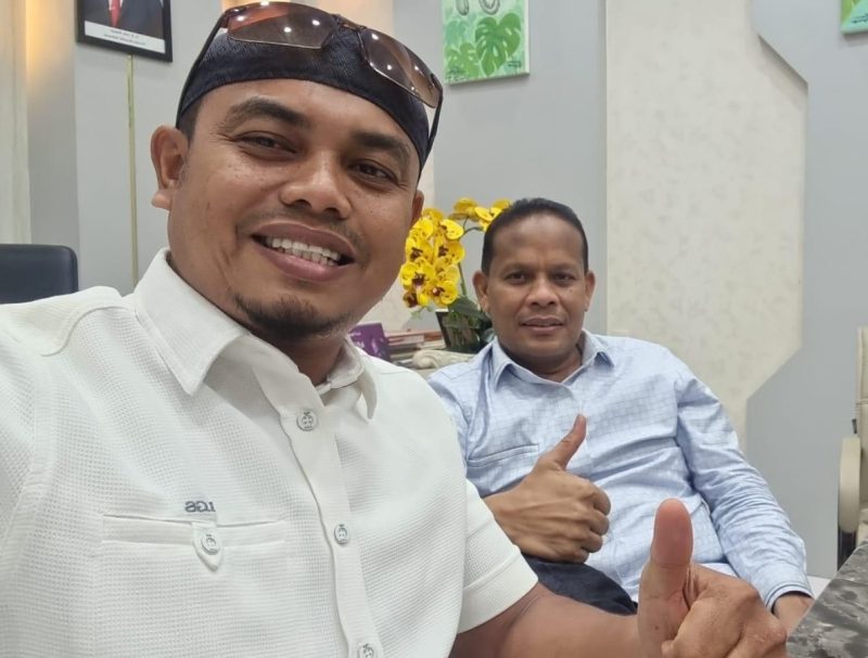 Ketua Fraksi PKS DPRK Bireuen, Yusriadi, SH bersama Sekretaris, Athailah Saleh