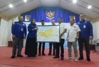 Kepala BMKG RI, Prof Ir Teuku Faisal Fathani, PhD, Staf Ahli Anggota DPR-RI, Ferizal Hasan, dan Wakil Bupati Bireuen, Ir H Razuardi, MT, pejabat BMKG melakukan rangkaian kegiatan pembukaan Sekolah Lapang BMKG, di Aula Setdakab Lama, Rabu (7/10) pagi.