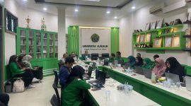 Tim dari Lembaga Akreditasi Mandiri Informatika dan Komputer (LAM INFOKOM) melakukan Asesmen lapangan akreditasi prodi Informatika Medis Fakultas Ilmu Komputer (Fikom) Universitas Almuslim, Peusangan, Kabupaten Bireuen secara dalam jaringan (daring), Kamis (8/10)